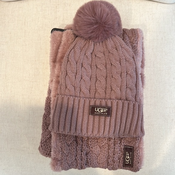 UGG hat and infinity scarf - Picture 4 of 4